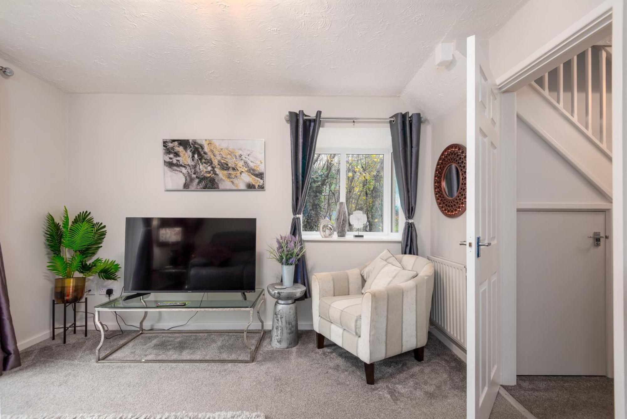Worcester Fabulous Cherry Tree Mews Self Check In Dogs Welcome By Prior Arrangement , 2 Double Bedrooms ,Super Fast Wi-Fi, With Free Off Road Parking For 2 Vehicles Near Royal Hospital And Woodland Walks Екстер'єр фото