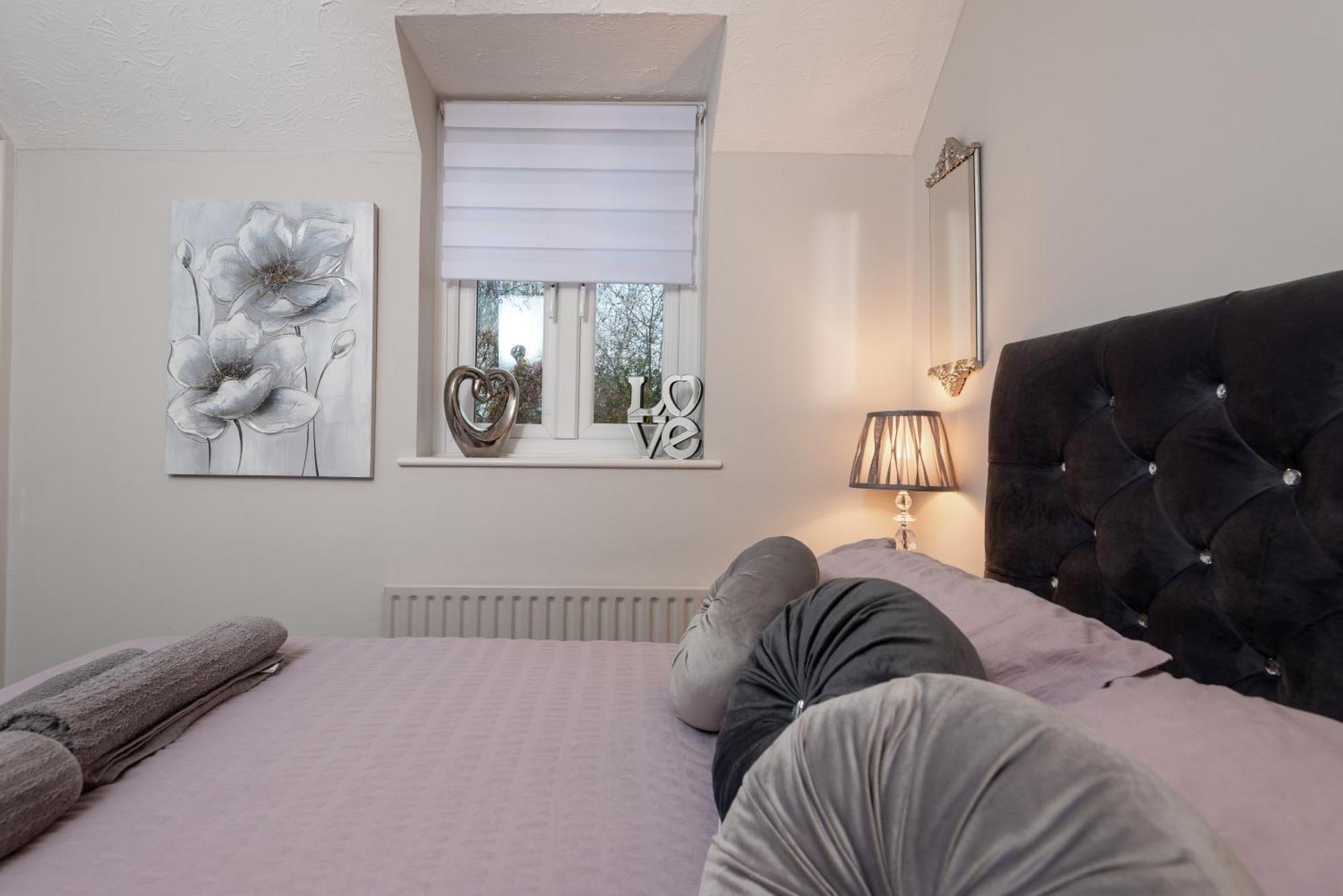 Worcester Fabulous Cherry Tree Mews Self Check In Dogs Welcome By Prior Arrangement , 2 Double Bedrooms ,Super Fast Wi-Fi, With Free Off Road Parking For 2 Vehicles Near Royal Hospital And Woodland Walks Екстер'єр фото