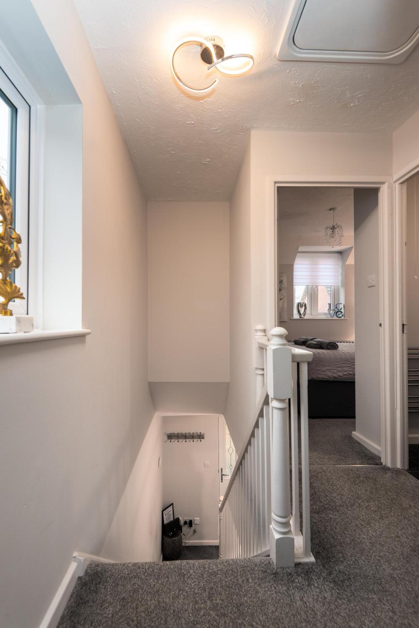 Worcester Fabulous Cherry Tree Mews Self Check In Dogs Welcome By Prior Arrangement , 2 Double Bedrooms ,Super Fast Wi-Fi, With Free Off Road Parking For 2 Vehicles Near Royal Hospital And Woodland Walks Екстер'єр фото