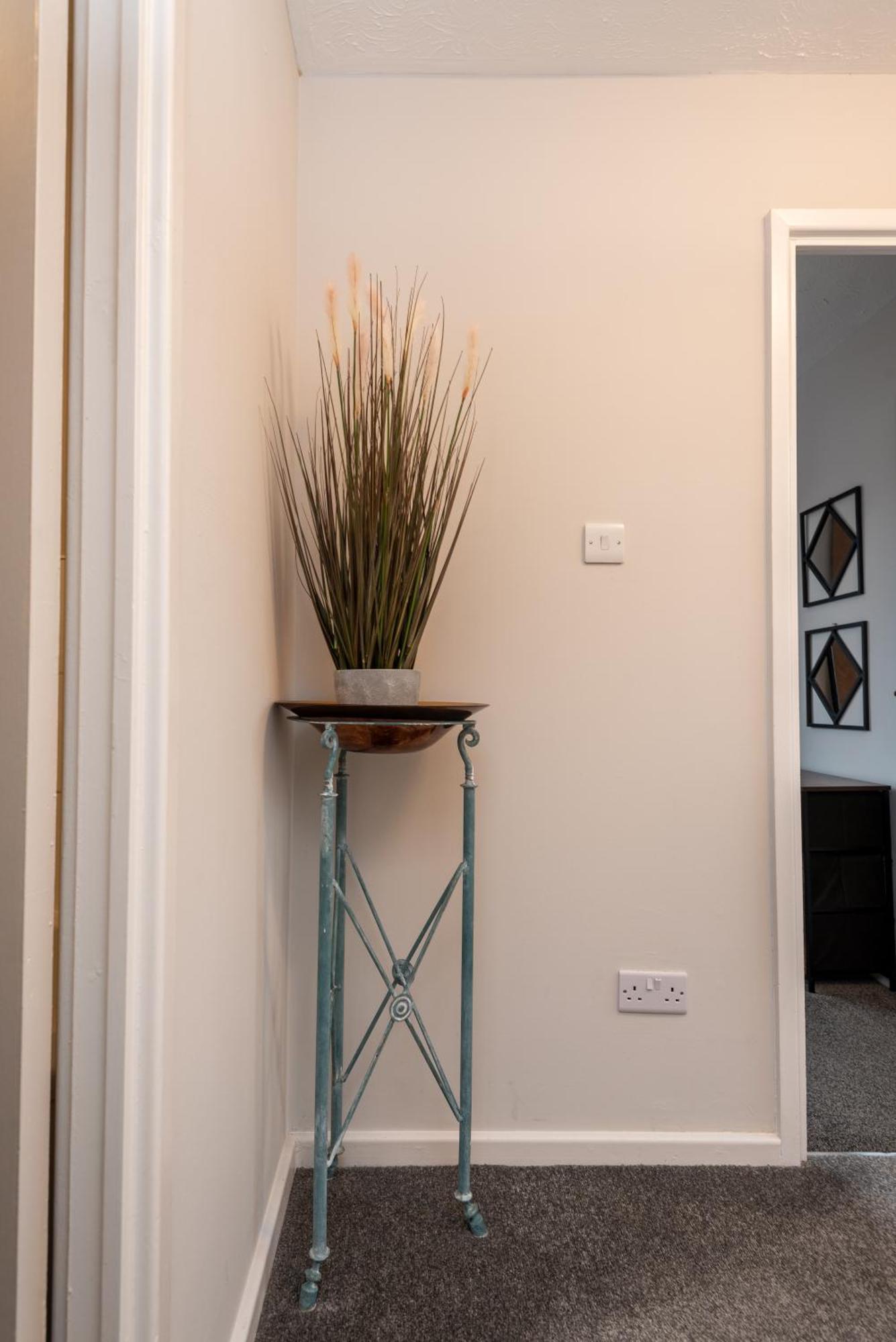 Worcester Fabulous Cherry Tree Mews Self Check In Dogs Welcome By Prior Arrangement , 2 Double Bedrooms ,Super Fast Wi-Fi, With Free Off Road Parking For 2 Vehicles Near Royal Hospital And Woodland Walks Екстер'єр фото