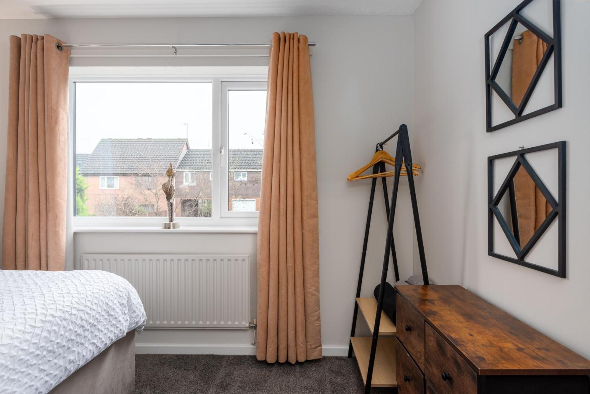 Worcester Fabulous Cherry Tree Mews Self Check In Dogs Welcome By Prior Arrangement , 2 Double Bedrooms ,Super Fast Wi-Fi, With Free Off Road Parking For 2 Vehicles Near Royal Hospital And Woodland Walks Екстер'єр фото